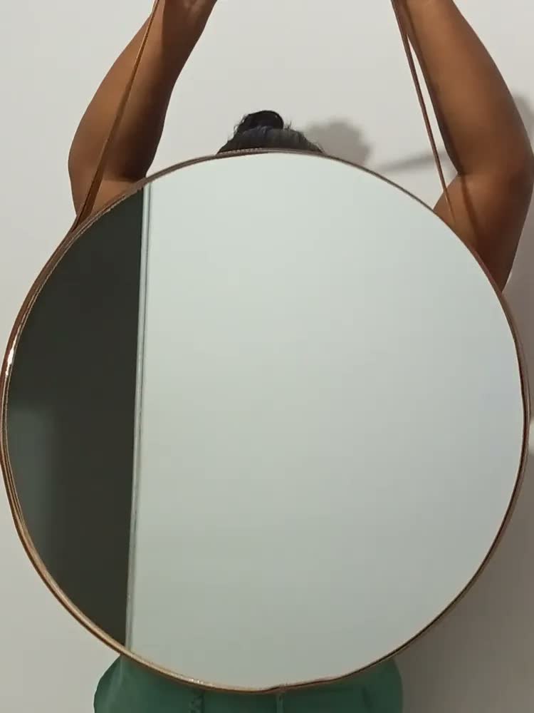 foto de Espelho Decorativo Redondo 60cm Adnet Suspenso C/ Alça Couro Preto