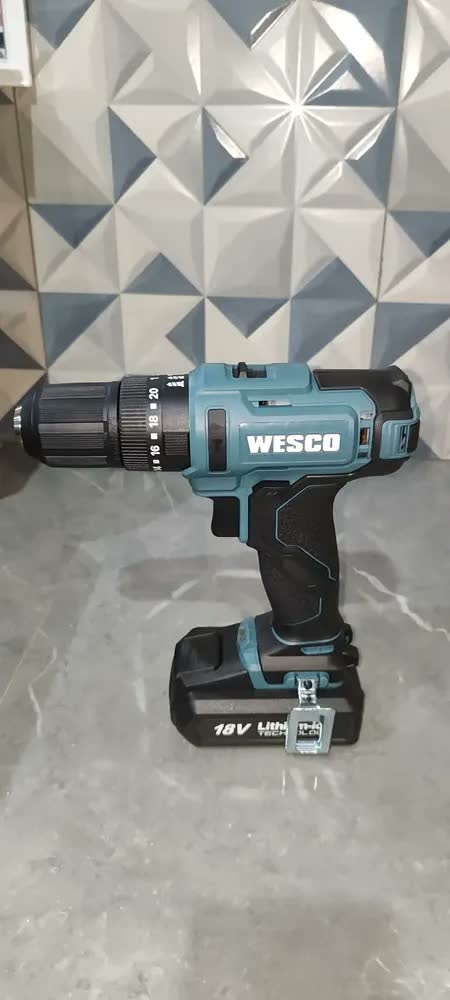 foto de Parafusadeira Furadeira Impacto 18v Ws2390k2 Wesco 2 Bateria Cor Azul-turquesa