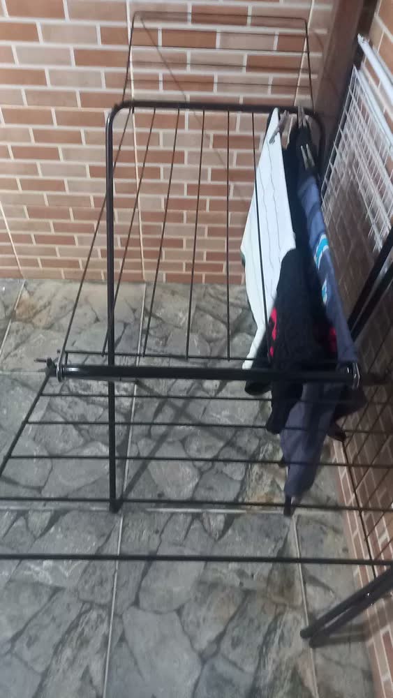 foto de Varal De Chão Com Abas Dobrável Prático Compacto Branco Ninos
