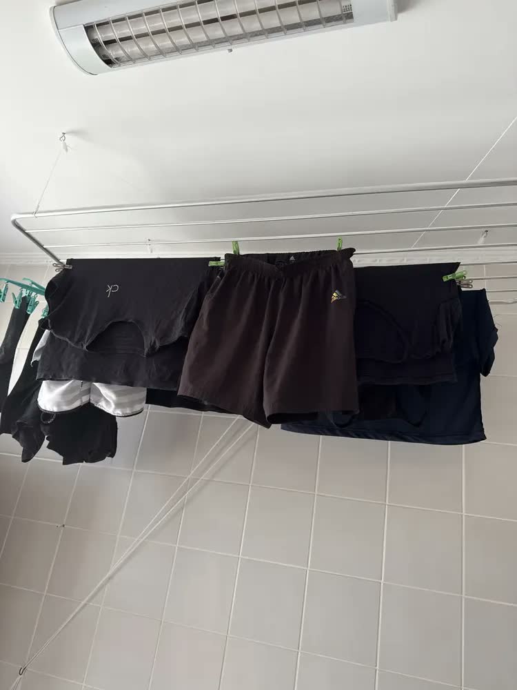 foto de Varal de Teto Mor 140cm em Alumínio Prático Casa Apartamento