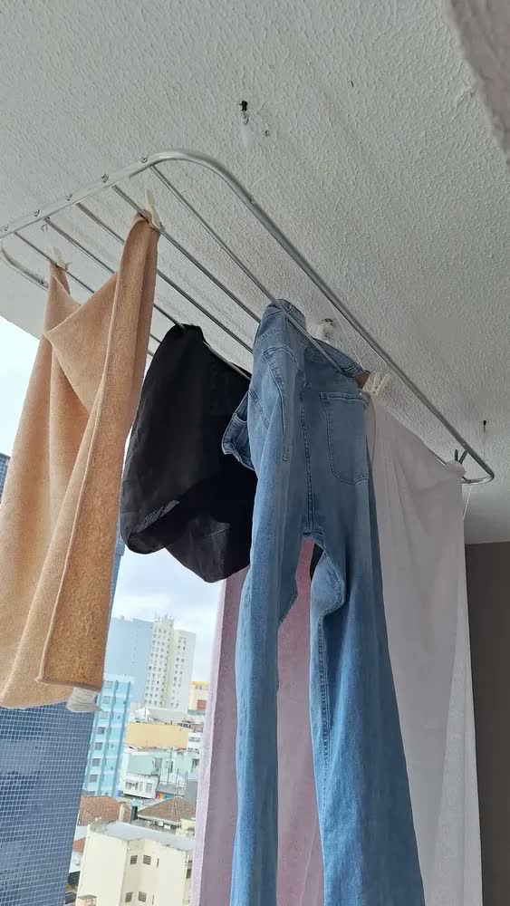 foto de Varal de Teto Mor 140cm em Alumínio Prático Casa Apartamento