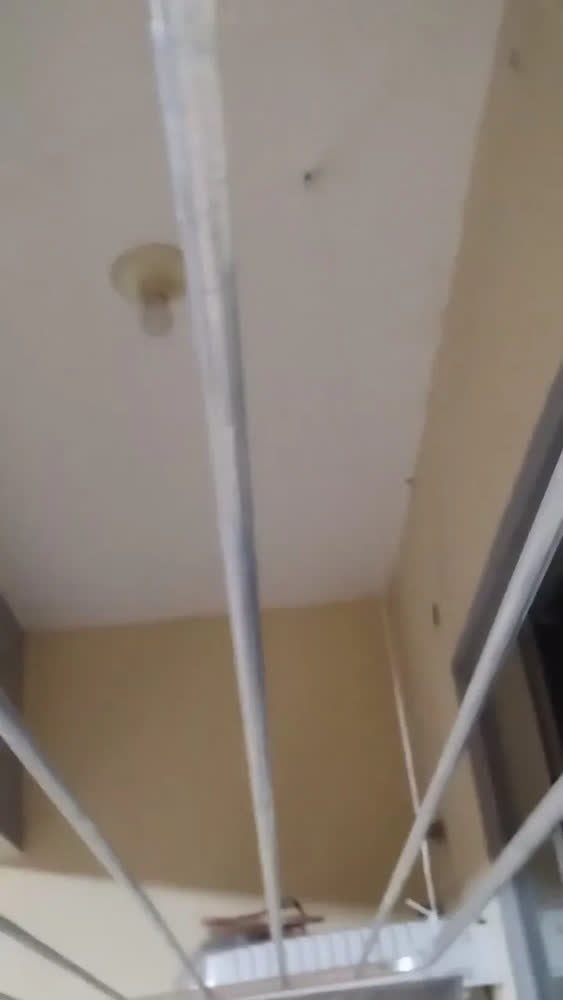 foto de Varal de Teto Mor 140cm em Alumínio Prático Casa Apartamento