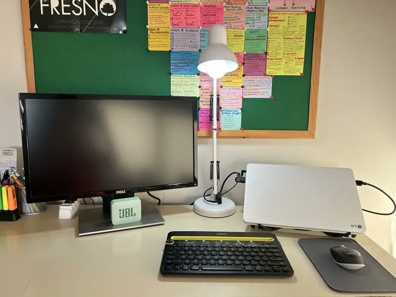 foto de Luminaria de Mesa articulável Techled Cor Preto