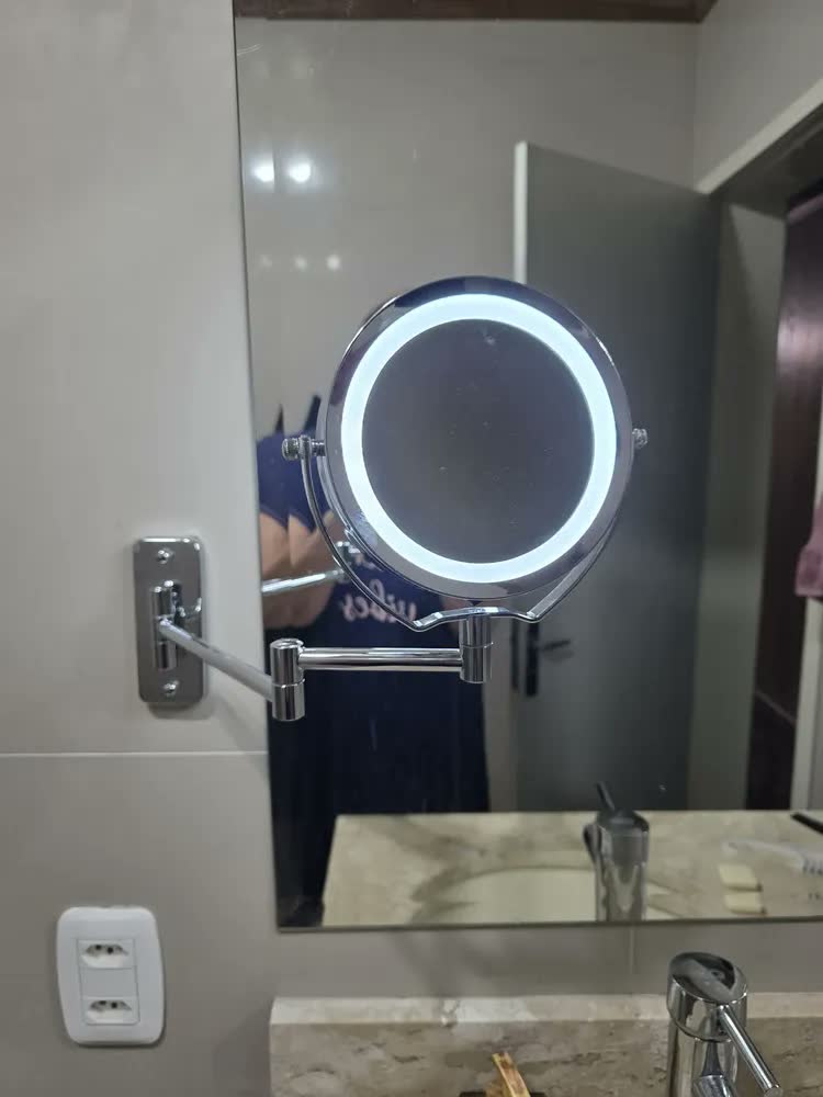 foto de Espelho Aumento 5x Iluminado Articulado Maquiagem Led 2 Face