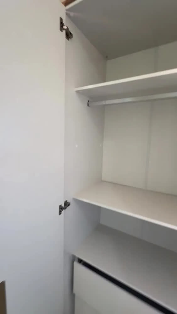 foto de Guarda-roupa Solteiro Logan 4 Portas 2 Gavetas Branco/Olmo Italiano MDF Manbel 56x160,5x232,2 cm