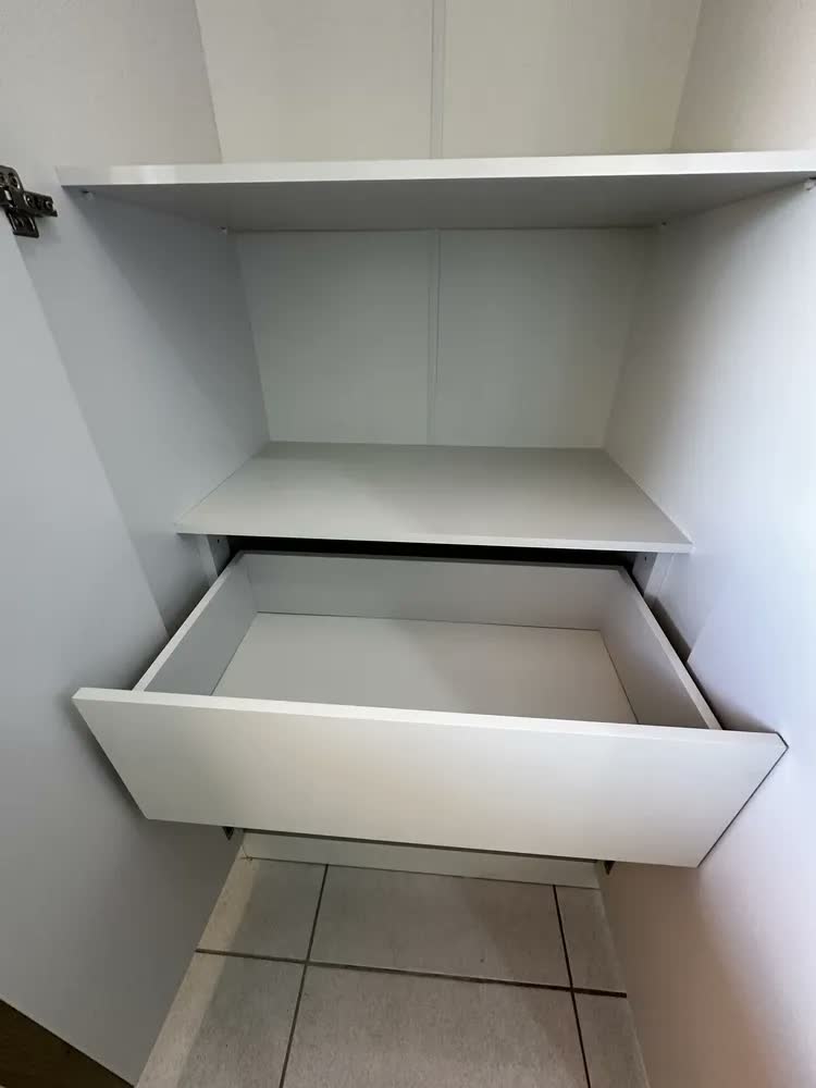 foto de Guarda-roupa Solteiro Logan 4 Portas 2 Gavetas Branco/Olmo Italiano MDF Manbel 56x160,5x232,2 cm