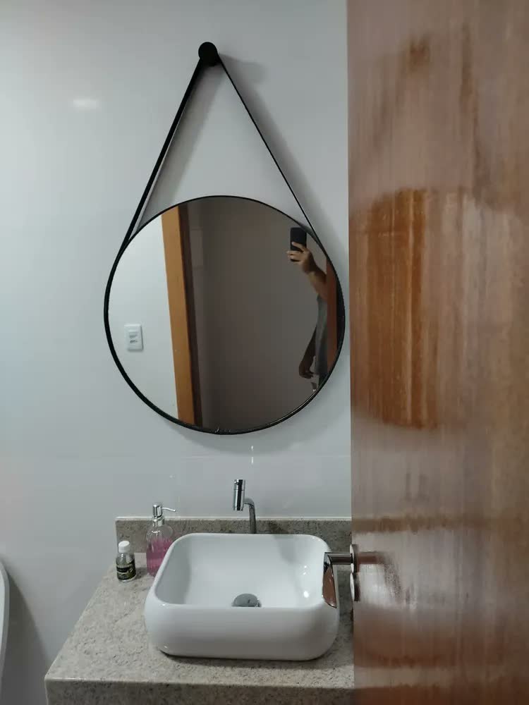 foto de Espelho De Parede Decorativo Redondo Adnet 60cm Alça De Couro Cafe