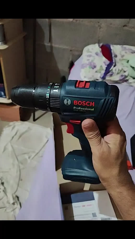 foto de Furadeira Parafusadeira Impacto 18v Gsb185-li Sem bateria S/ Fio Bosch Cor Azul