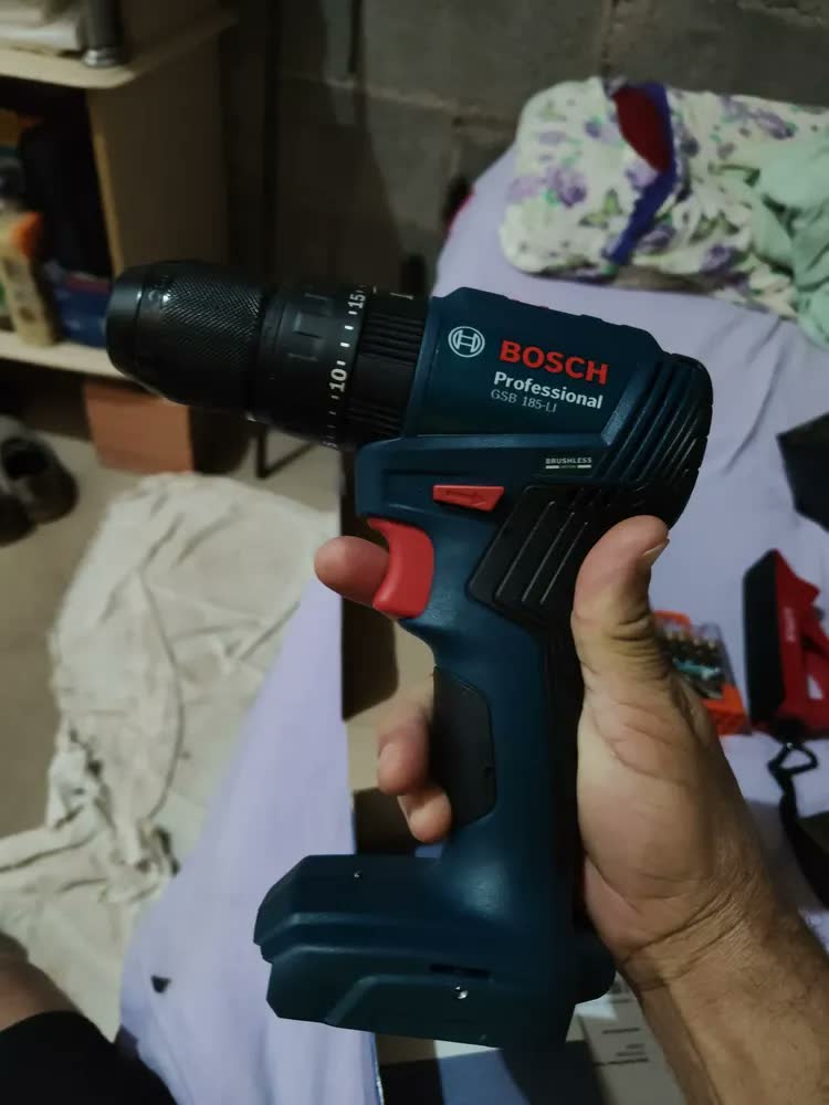 foto de Furadeira Parafusadeira Impacto 18v Gsb185-li Sem bateria S/ Fio Bosch Cor Azul