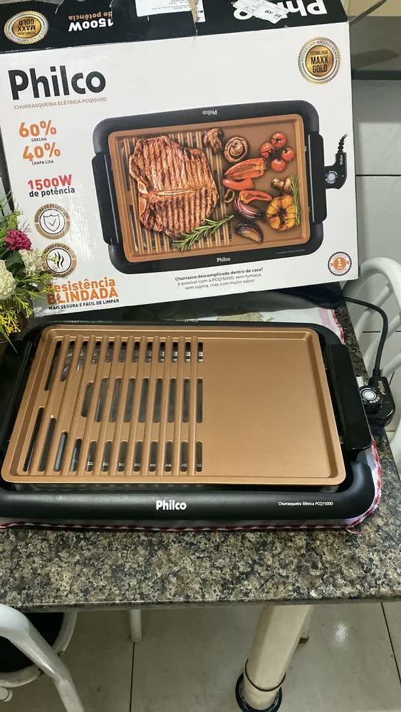 foto de Churrasqueira Elétrica 1500w Pcq1500d Philco Cor Preto