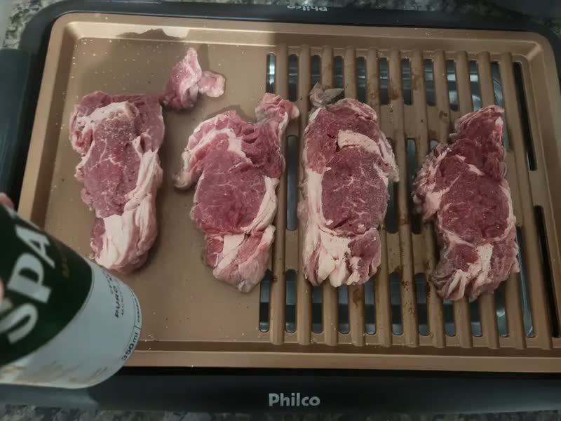 foto de Churrasqueira Elétrica 1500w Pcq1500d Philco Cor Preto