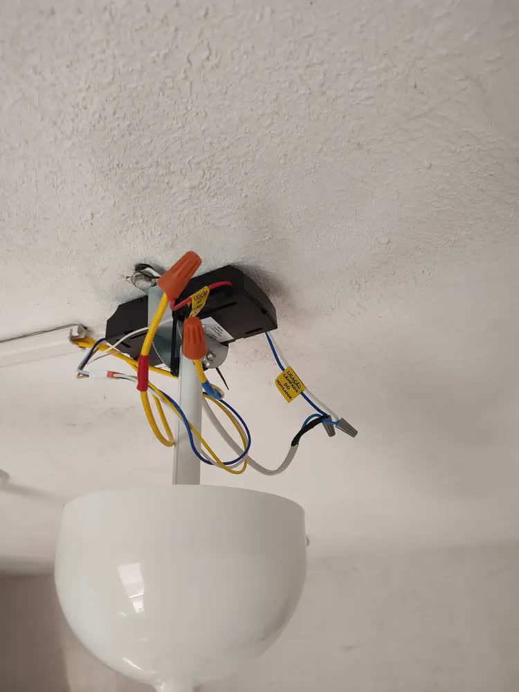 foto de Ventilador Teto Wind Ventisol controle remoto Inverter Bivolt 90 Cm Branco Plástico 3 pás