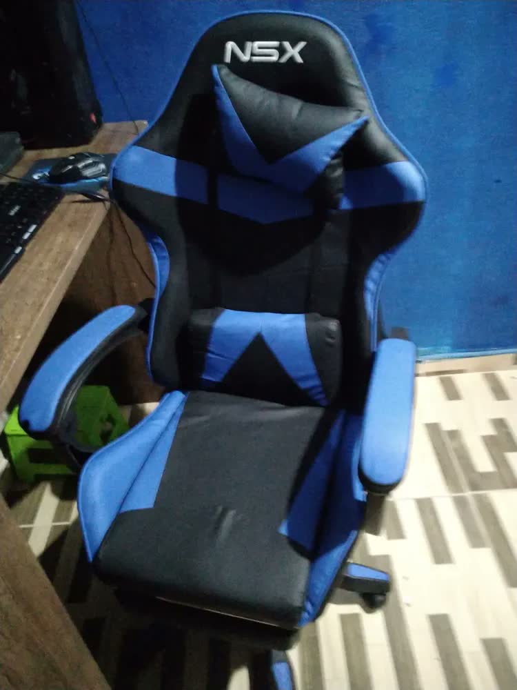 foto de Cadeira de Escritorio VP NSX Gamer Ergonômica Reclinável Giratória com apoio de pés Ajuste de Altura Cor Preto e Branco
