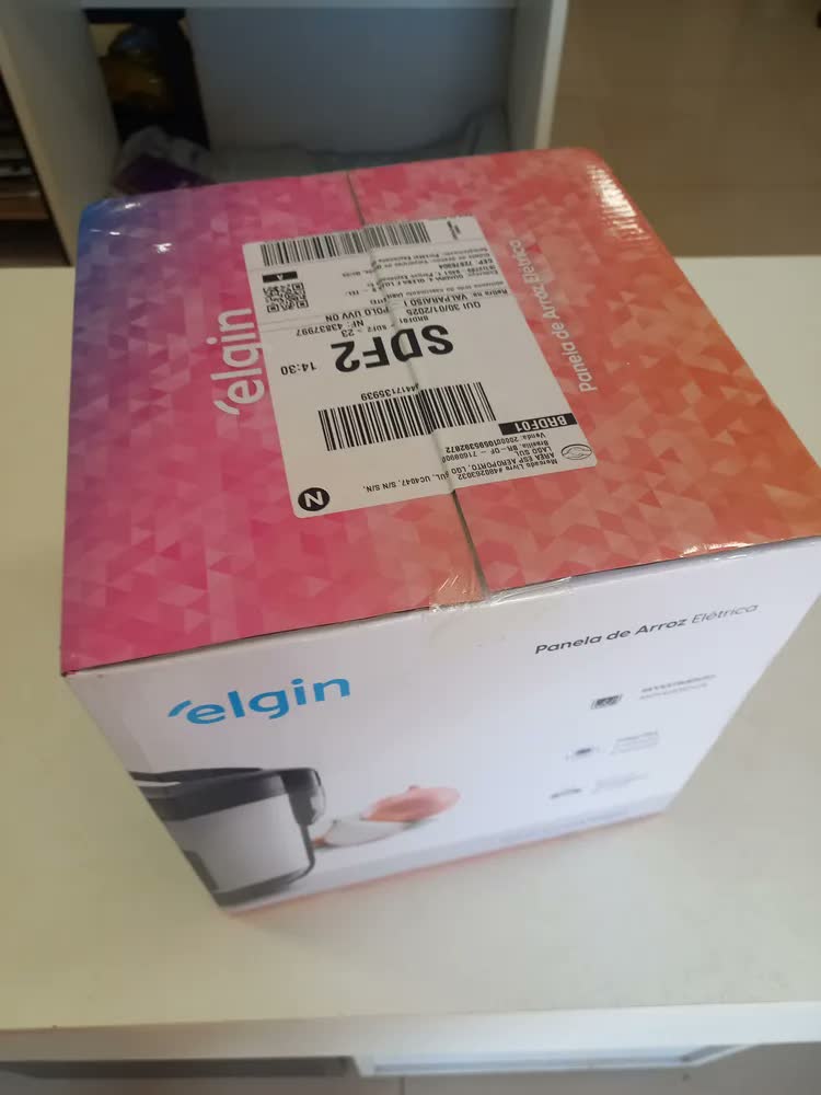 foto de Panela de Arroz Elétrica Elgin 5 Xícaras 1 Litro 400W