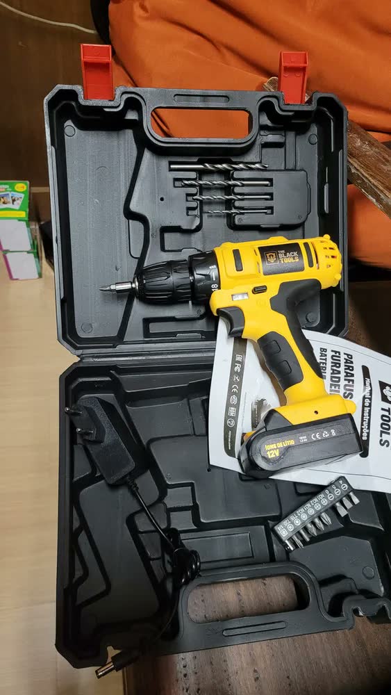 foto de Furadeira Parafusadeira Sem Fio A Bateria Tb-12e 12v