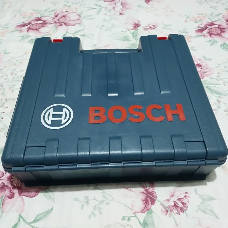 foto de Martelete Perfurador Rompedor 820w C/5 Brocas Gbh2-24d Bosch Voltagem