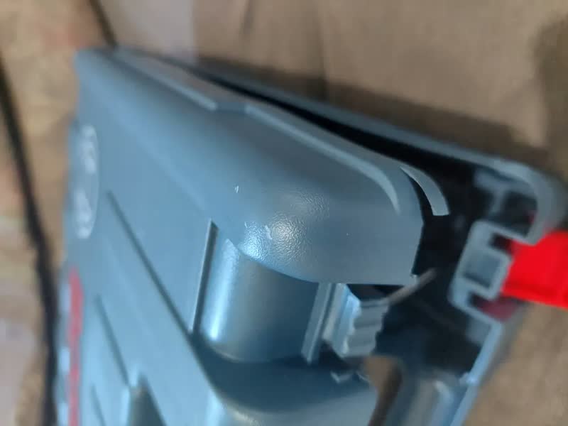 foto de Furadeira De Impacto Bosch Gsb 13 Re 750w Em Maleta Cor Azul Frequência 650w