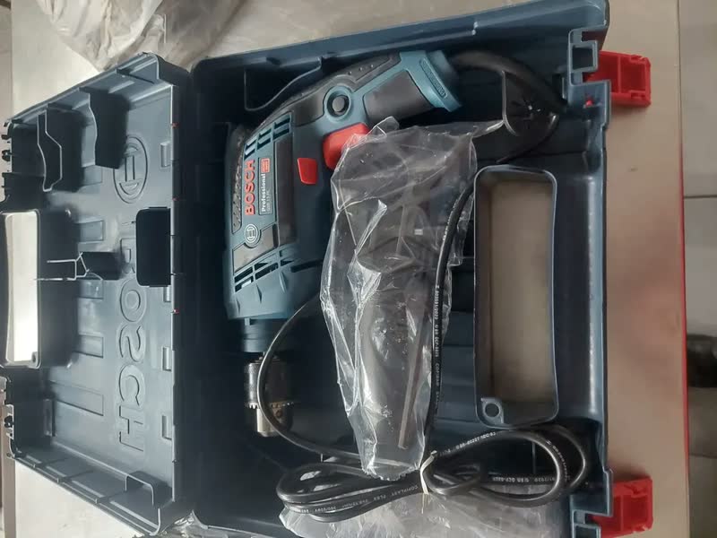 foto de Furadeira De Impacto Bosch Gsb 13 Re 750w Em Maleta Cor Azul Frequência 650w