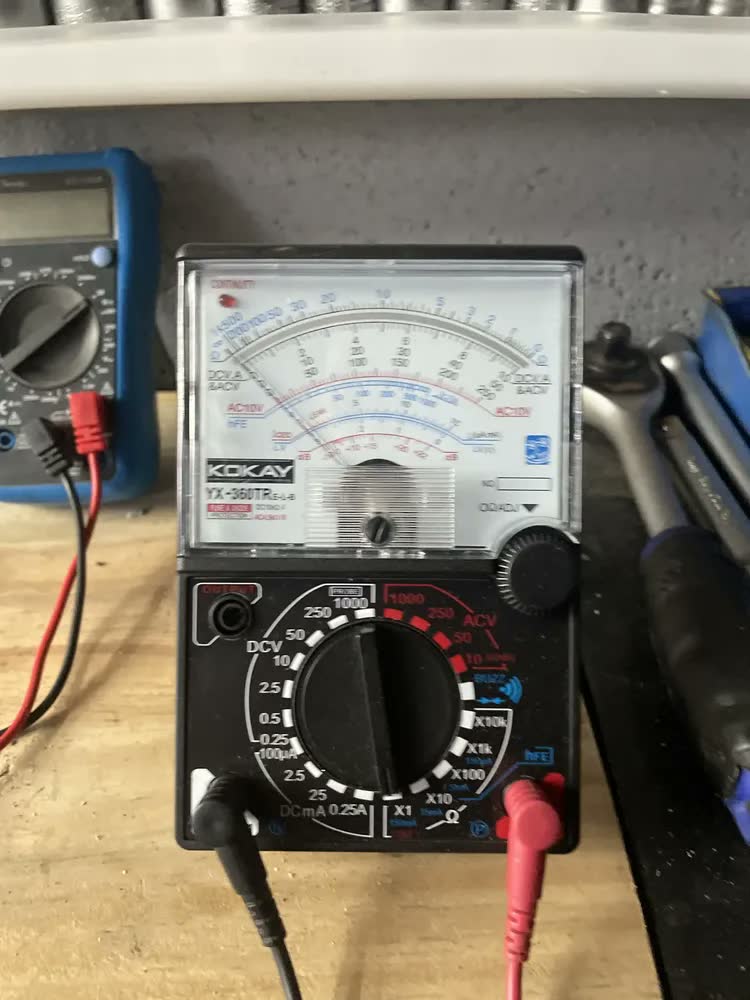 foto de Multímetro Analógico Kokay SC-360TRE-B com Beep Teste Diodo LED Transistor