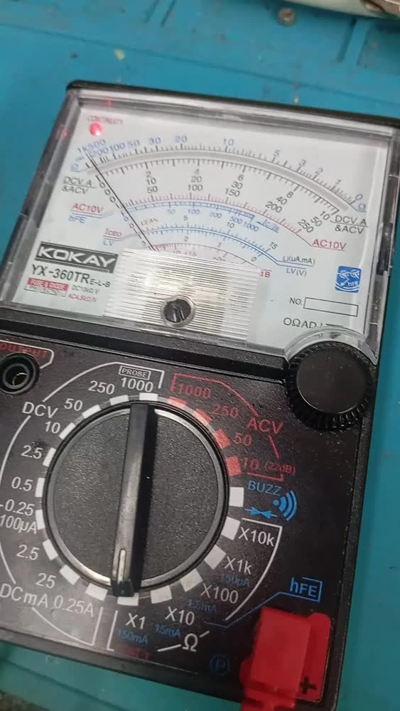 foto de Multímetro Analógico Kokay SC-360TRE-B com Beep Teste Diodo LED Transistor
