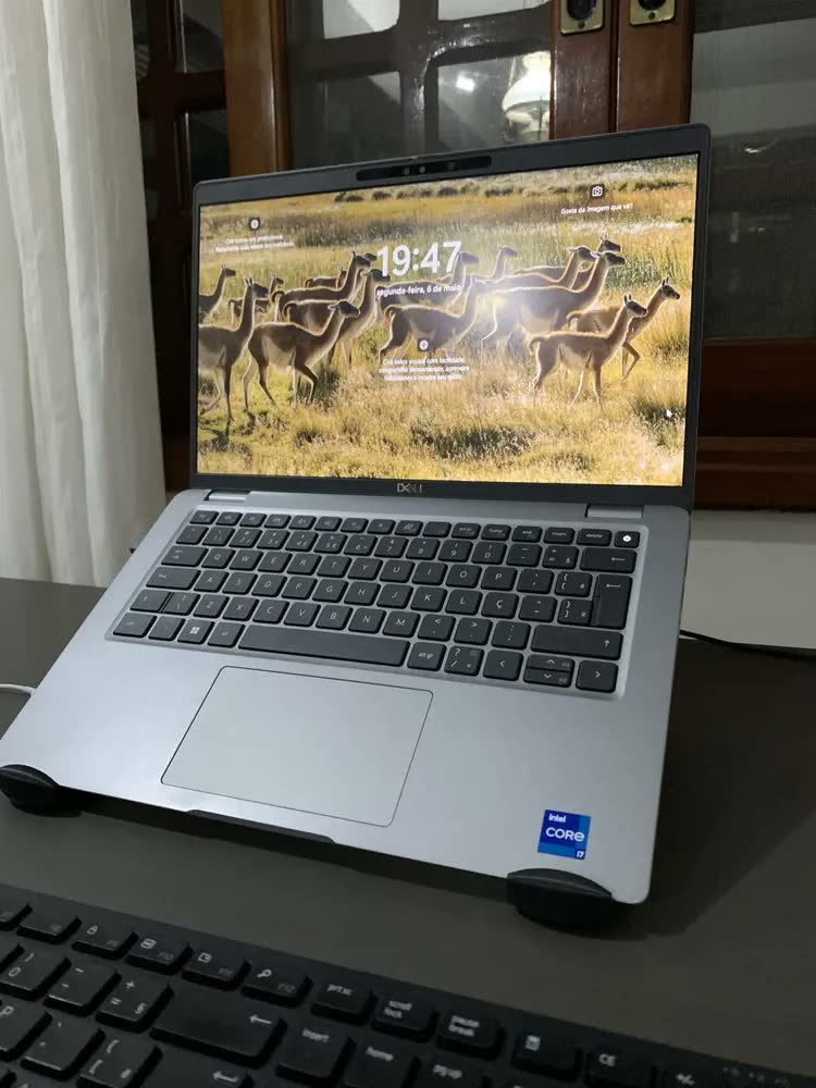 foto de Suporte Mesa Universal Notebook Laptop Levantar Ergonômico Cor Preto