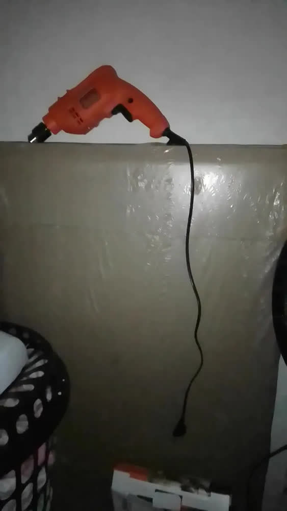 foto de Furadeira de Impacto 10mm Black Decker, Modelo TM500BR, Furadeira Profissional, Potência de 560W, 127V
