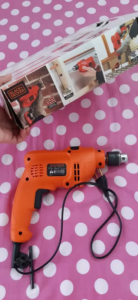 foto de Furadeira de Impacto 10mm Black Decker, Modelo TM500BR, Furadeira Profissional, Potência de 560W, 127V