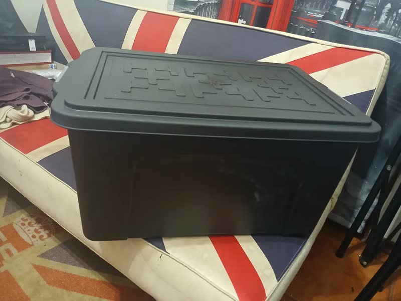 foto de Caixa Organizadora Multiuso Container 70 Litros Branco Cor Preto Lisa