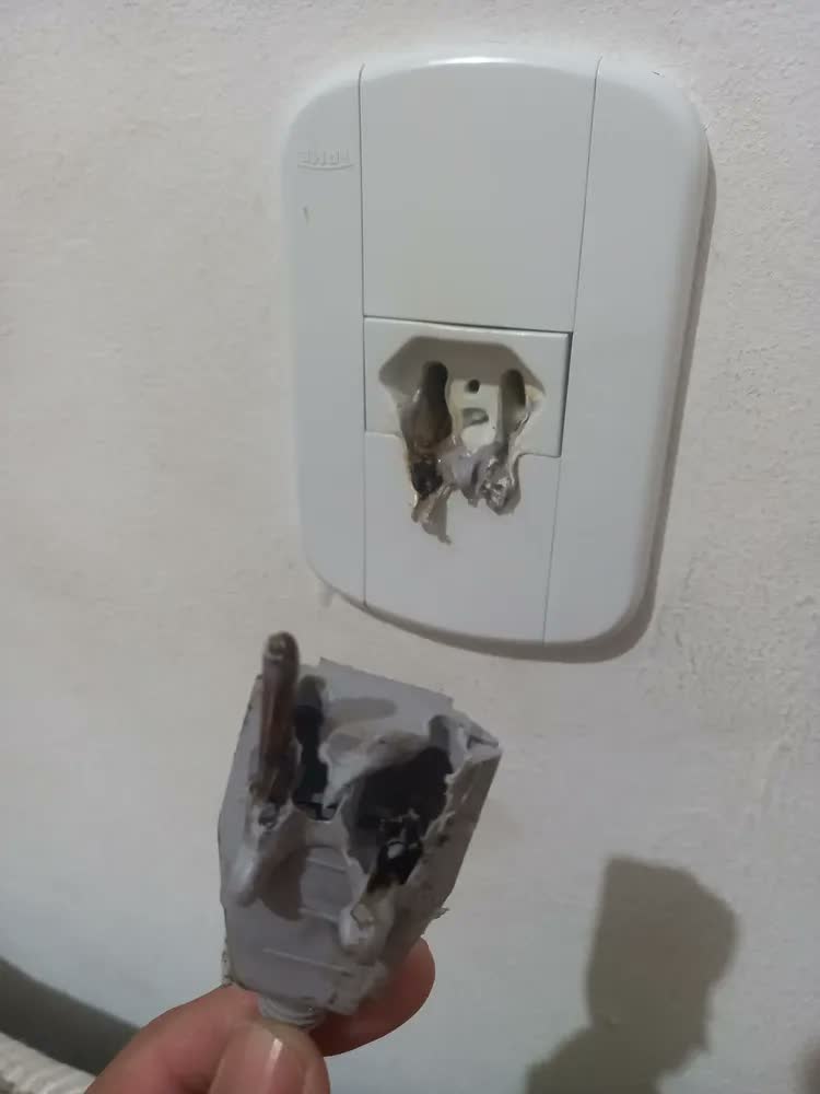 foto de Mondial A-08 Aquecedor de ar 1800w termoventilação branco