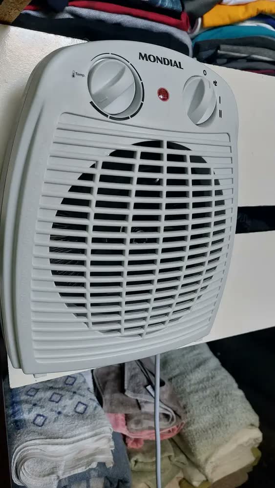 foto de Mondial A-08 Aquecedor de ar 1800w termoventilação branco