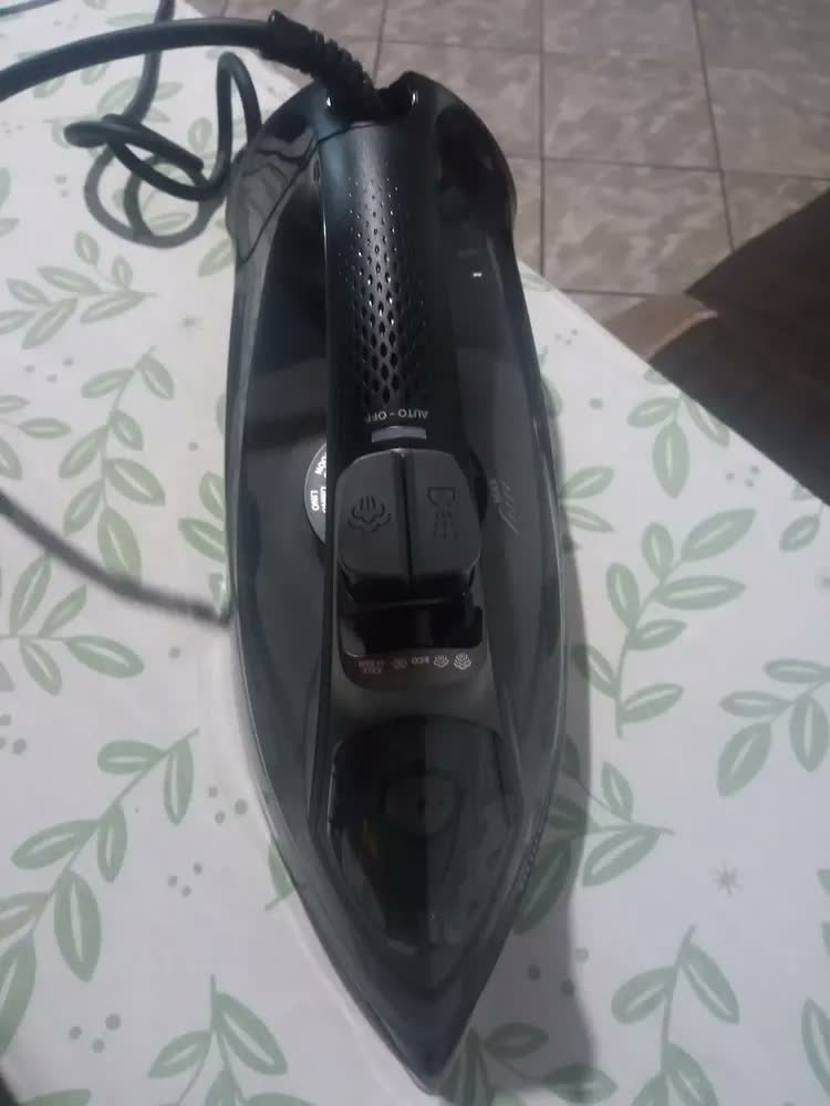 foto de Ferro de Passar Roupas A Vapor Philips Walita Dst5040 Série 5000 1470W Preto