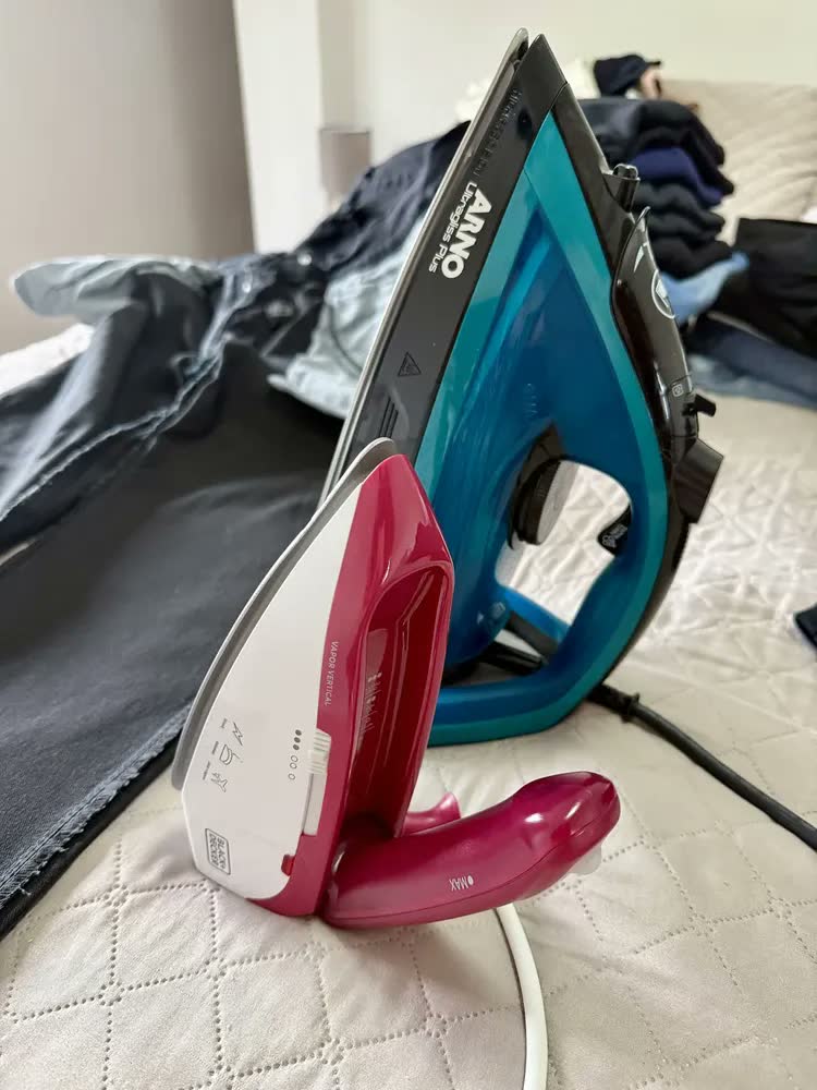 foto de Ferro a Vapor Arno Ultragliss Plus com Base Durilium Airglide FMY