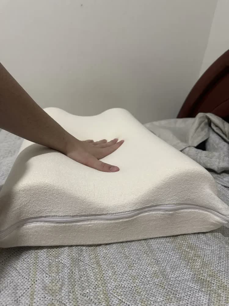 foto de Travesseiro Nasa Cervical Duoflex Altura 12,5x7,5x11cm Para Fronha 50x70cm Antiácaro Capa Plush com zíper