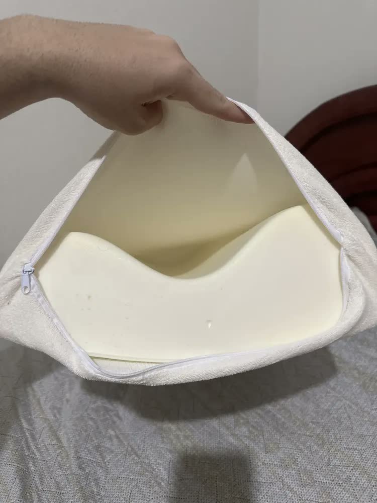 foto de Travesseiro Nasa Cervical Duoflex Altura 12,5x7,5x11cm Para Fronha 50x70cm Antiácaro Capa Plush com zíper