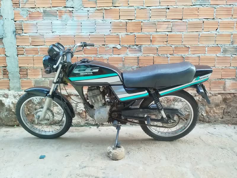 foto de Pistola de Pintura Pulverizadora HVLP Elétrica 550W 800ml 3 Bicos e Acessórios - Deko