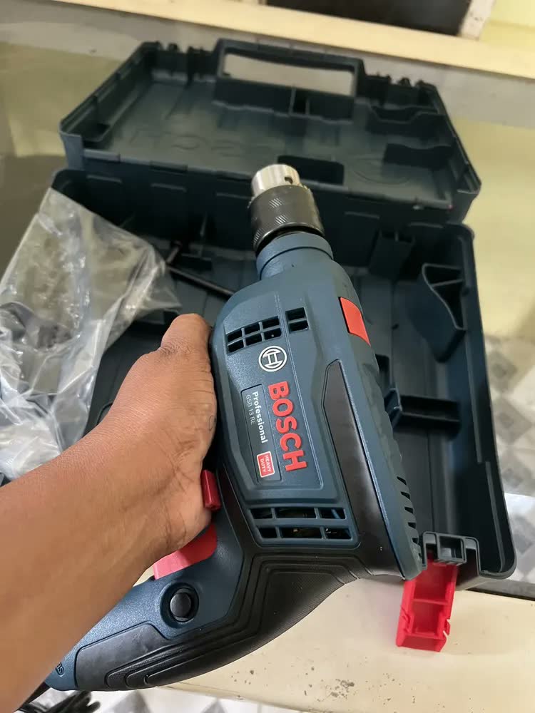 foto de Furadeira De Impacto Gsb 13 Re Bosch Azul