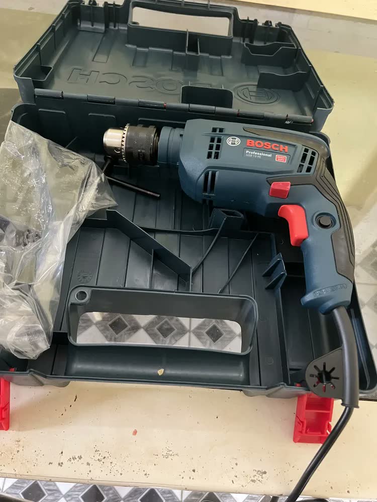 foto de Furadeira De Impacto Gsb 13 Re Bosch Azul