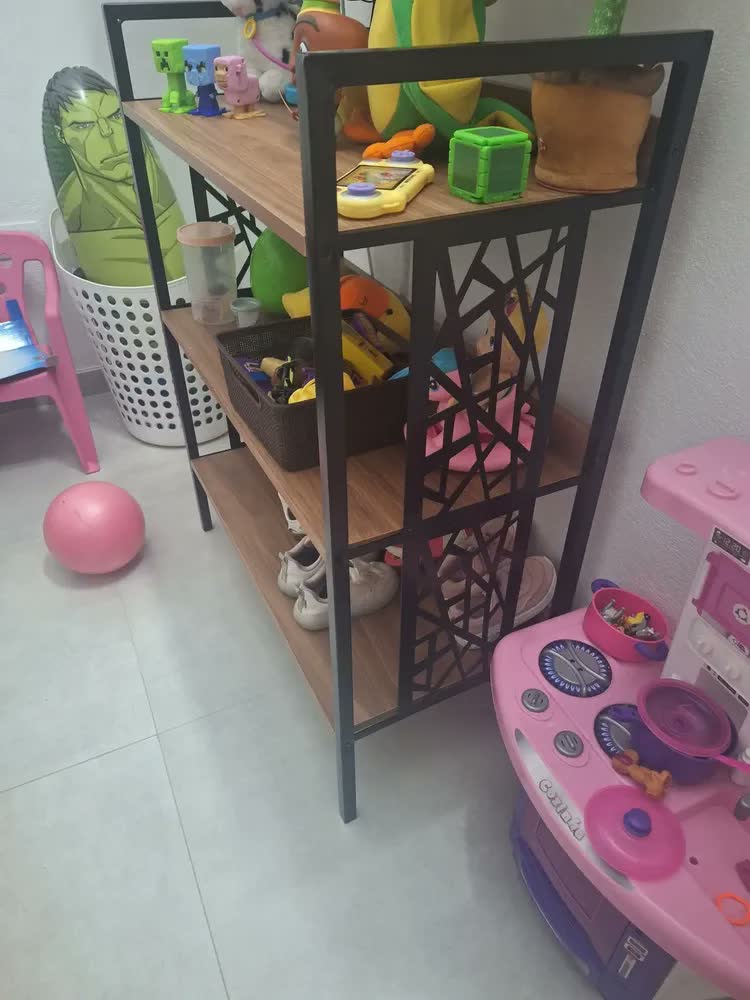 foto de Estante Livro Ciplafe Beta 03 Prateleiras Tubo Preto Fosco Tampo Madeira Amêndoa