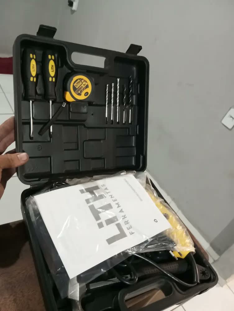 foto de Furadeira De Impacto 1/2 Pol 720w Com Maleta Acessórios
