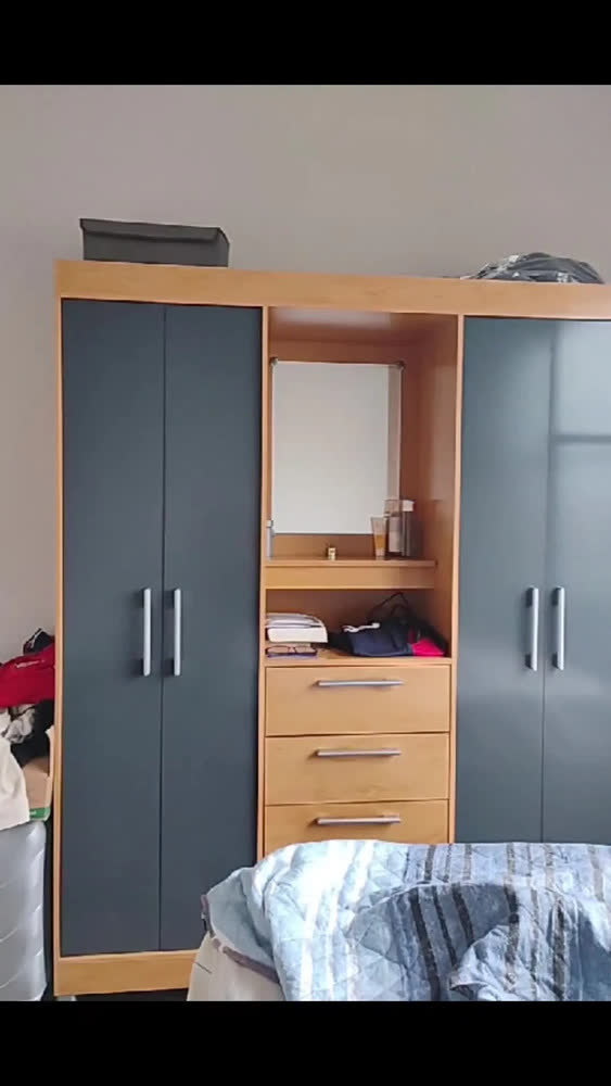 foto de Guarda Roupa Com Espelho 4 Portas 4 Gavetas 2218 Araplac Cor Branco/Lil?s