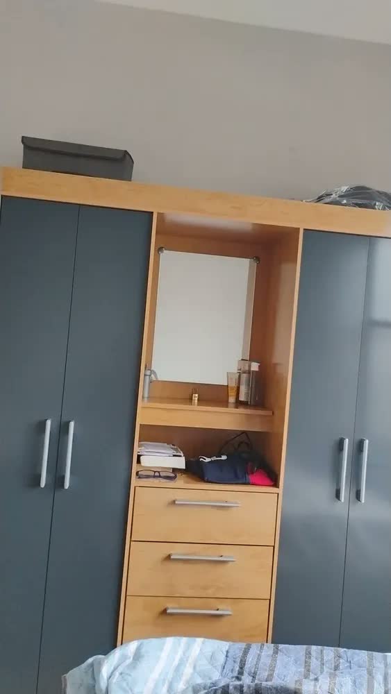 foto de Guarda Roupa Com Espelho 4 Portas 4 Gavetas 2218 Araplac Cor Branco/Lil?s