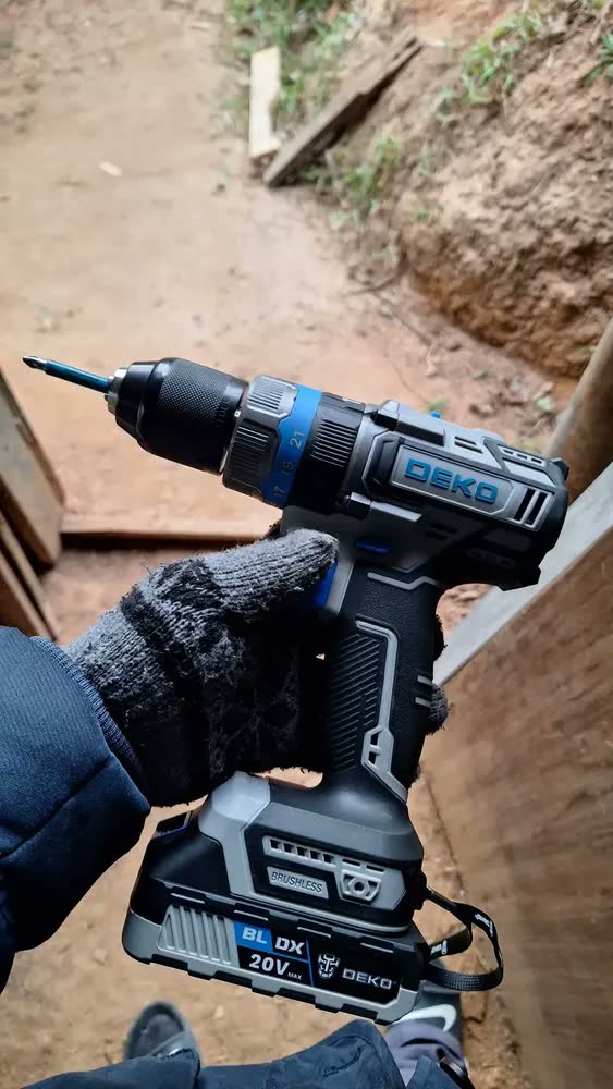 foto de Parafusadeira de Impacto Deko com Bateria 1,5Ah Li-ion Azul