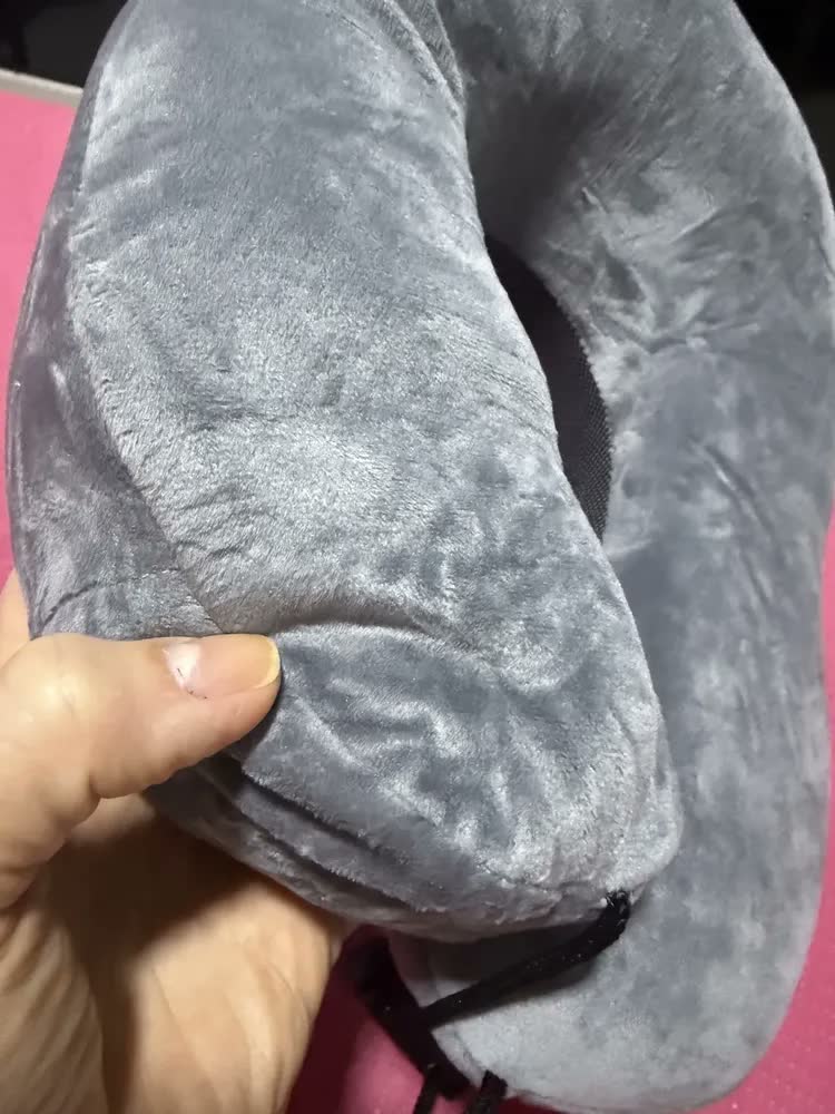 foto de Travesseiro Apoio Encosto De Pescoço Para Viagem Ergonômico Cor Cinza Silent