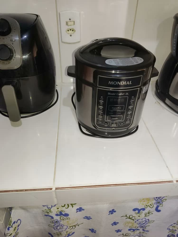foto de Panela De Pressão Elétrica Digital 3L Mondial 700W - PE-40