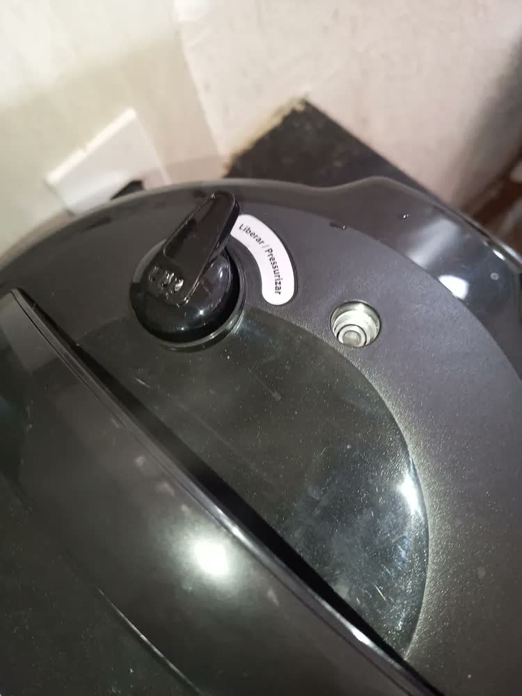 foto de Panela De Pressão Elétrica Digital 3L Mondial 700W - PE-40