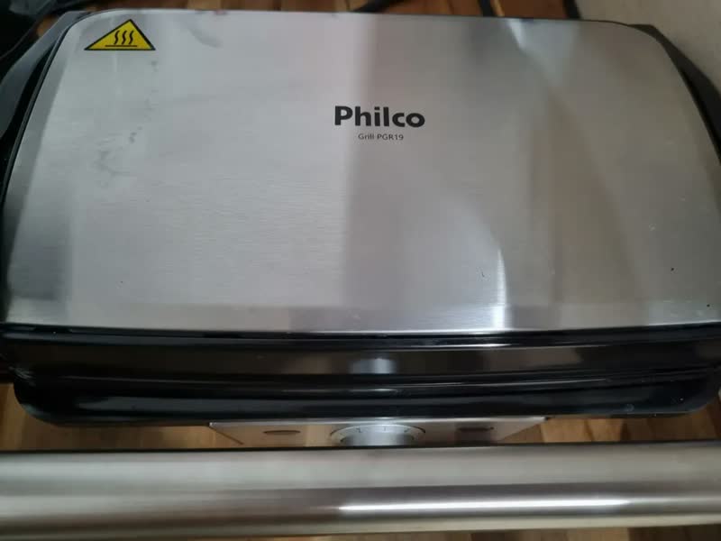 foto de Grill PGR19PI Revestimento Redstone 7 temperaturas 1000W Philco