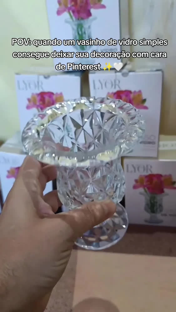 foto de Vaso Diamond em vidro transparente Lyor