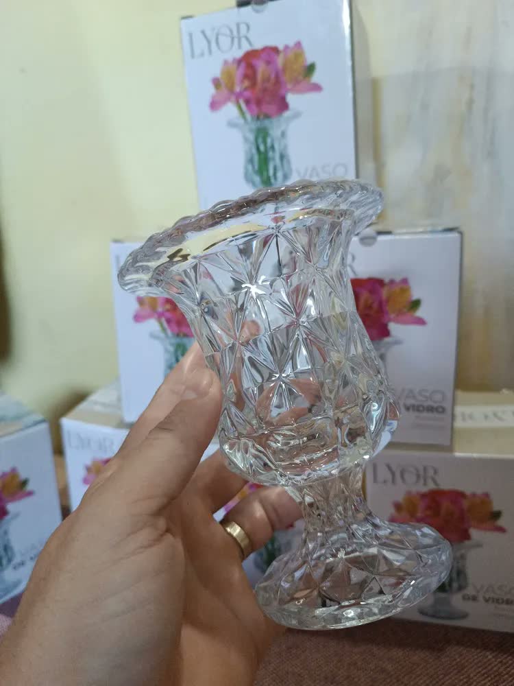 foto de Vaso Diamond em vidro transparente Lyor