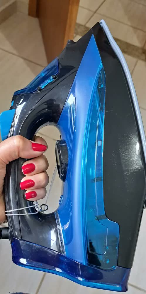 foto de Ferro De Passar A Vapor F-53 Azul E Preto Mondial