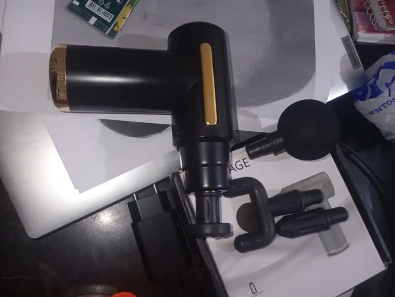 foto de Massageador Elétrico Portátil Profissional Muscular Pistola Cor Preto